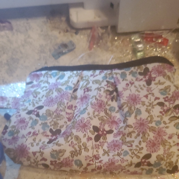 Floral Cosmetic Bag with Purple Accents - Picture 4 of 4